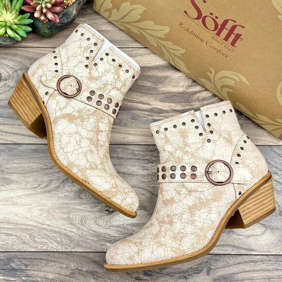 NIB Sofft Allene II 8.5M Western Chic Suede Antique Stud Bootie Boots Natural - Picture 1 of 12